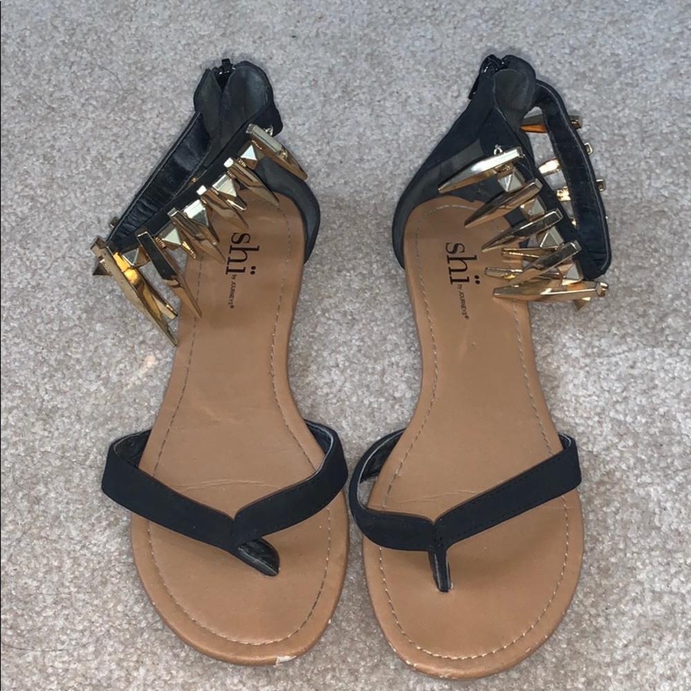 Shi - Sandals